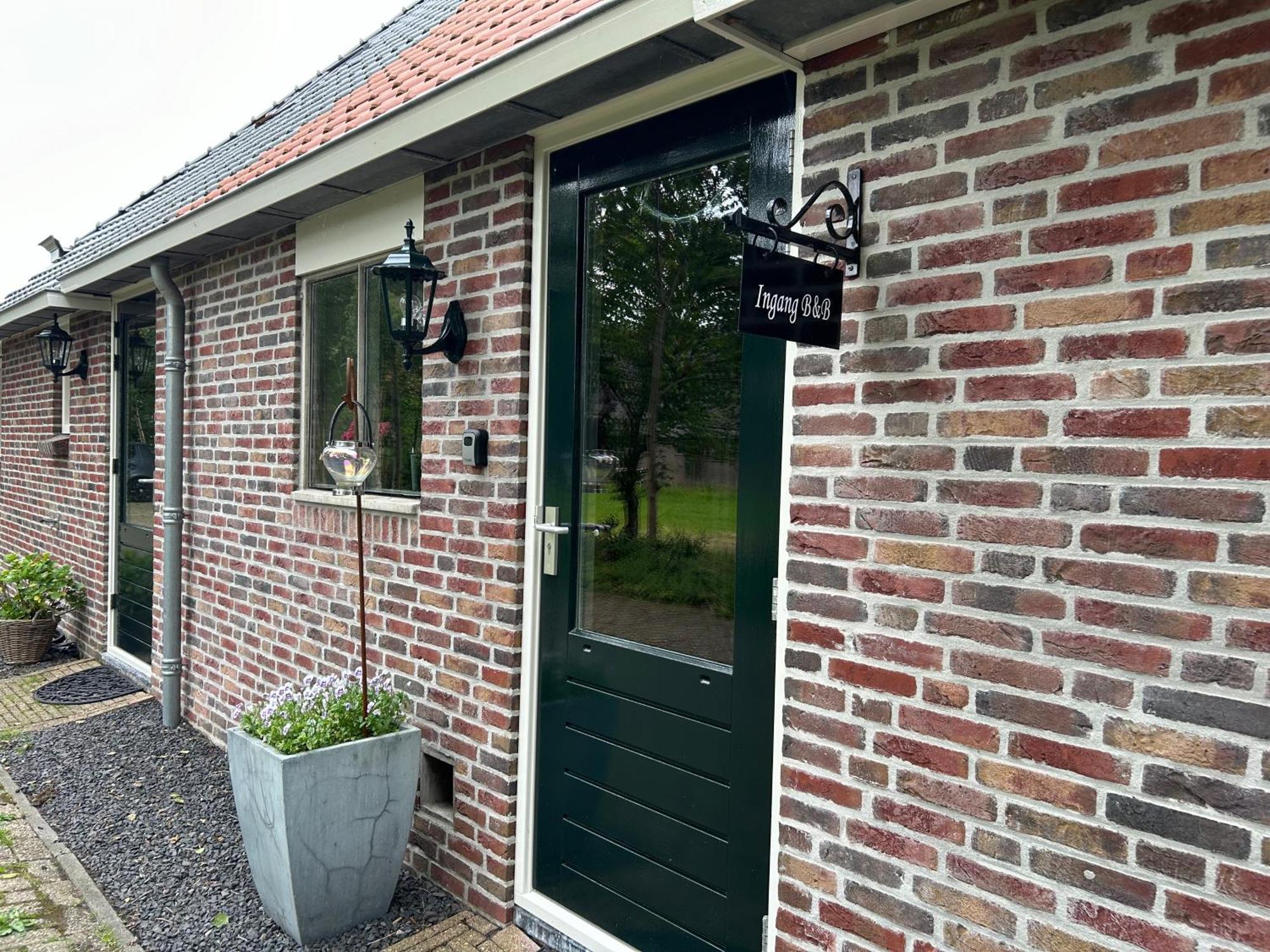 T'Hus Bed & Breakfast Katlijk Kültér fotó